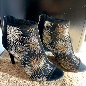 Reaction Kenneth Cole Mesh Booties Starburst/Fireworks with Peep toe.